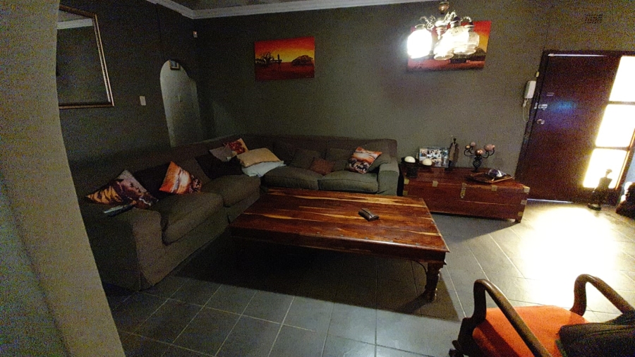 5 Bedroom Property for Sale in Mooinooi North West